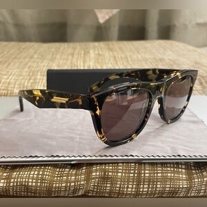 Bottega Veneta Havana Sunglasses BV1001s Unisex